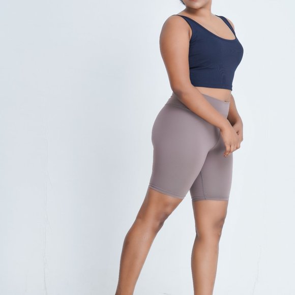 NWT Nike Sportswear Essential Women's High Waist Bike Short Beige UK 4 - UK 23 - Picture 4 of 7